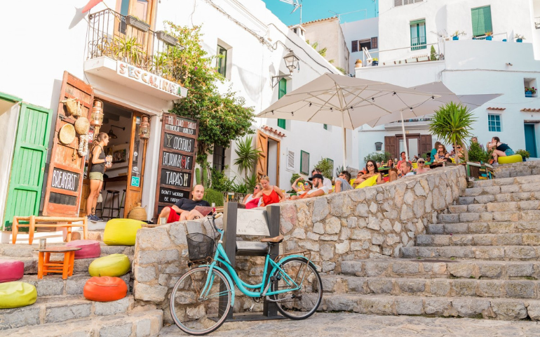 Restaurantes económicos con ambiente único en Ibiza