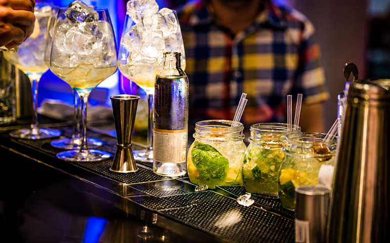 Bares happy hour en Ibiza: d&oacute;nde tomar algo con mejor precio