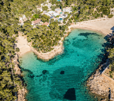 San Antonio Ibiza como base práctica para un itinerario de 2 días desde un hostal boutique en San Antonio Ibiza