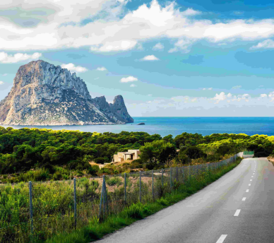 Moverse por Ibiza: rutas y desplazamientos para explorar la isla – hostal boutique en San Antonio Ibiza