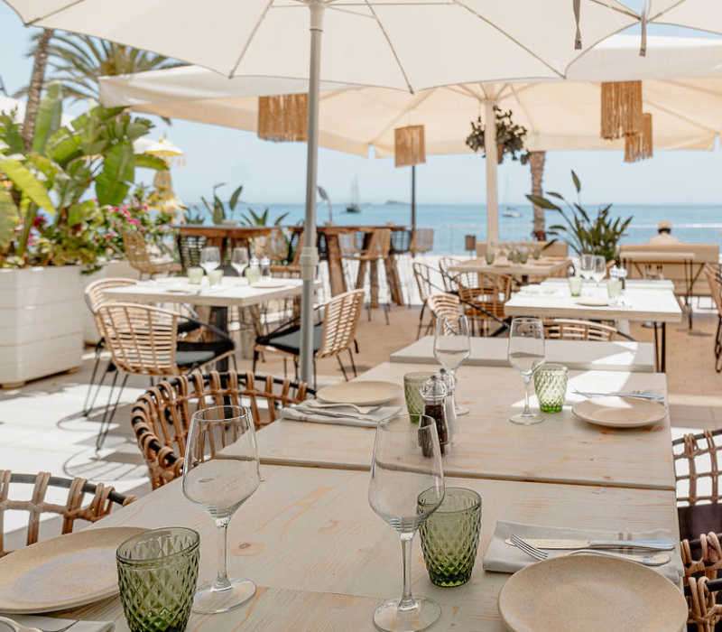 Ciento80 Ibiza frente al mar en Figueretes, restaurante recomendado desde hostal boutique en San Antonio Ibiza