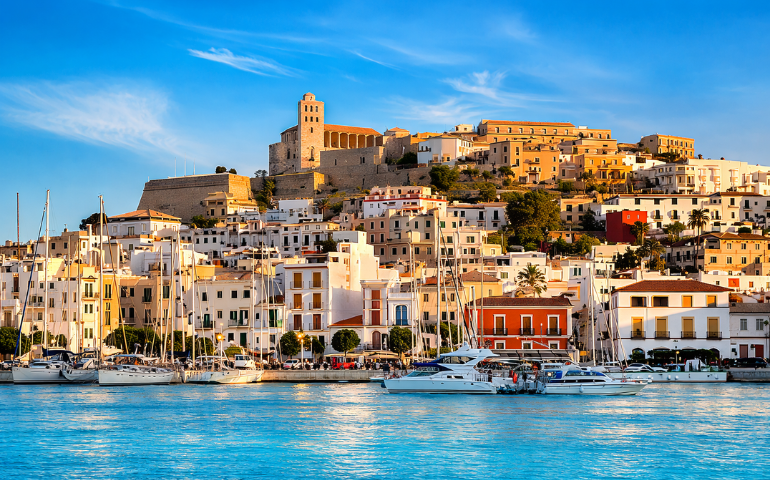 Mapa de Ibiza con itinerario de viaje y paradas recomendadas | hostal boutique en San Antonio Ibiza