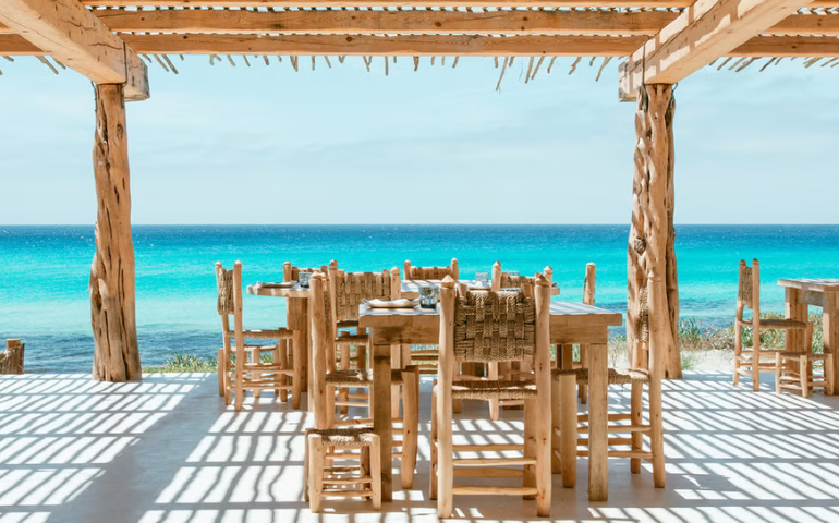 Dónde comer en Formentera: restaurantes por zonas y estilo | hostal boutique en San Antonio Ibiza