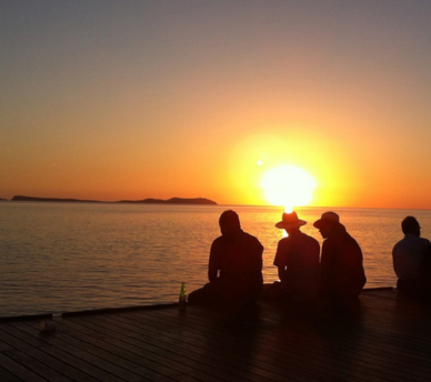 Puesta de sol en Caló des Moro Caló des Moro en San Antonio
