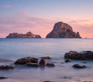 Es Vedrà Ibiza, una excursión imprescindible desde un hostal boutique en San Antonio Ibiza