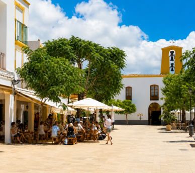 Pueblos, Dalt Vila, mercadillos y atardeceres - guía de Ibiza Hostal Rosell Boutique