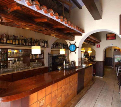 Interior de Rías Baixas en San Antonio Ibiza recomendado desde hostal boutique en San Antonio Ibiza