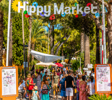Mercadillo hippie en Ibiza | hostal boutique en San Antonio Ibiza